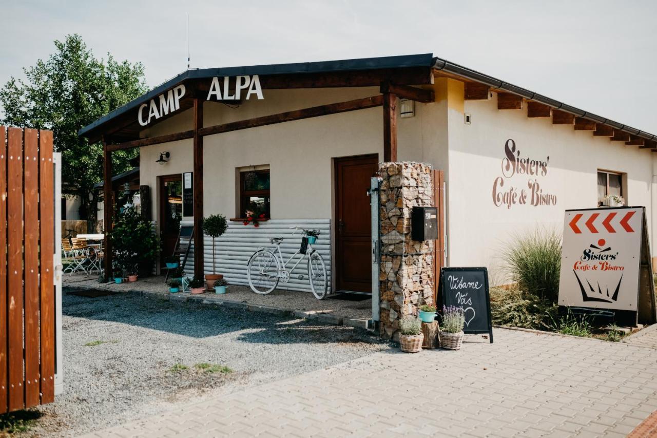 Camp Alpa Hotel Ostrovačice Buitenkant foto